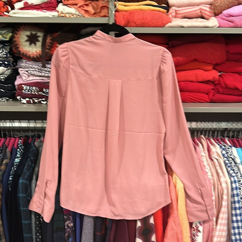 Express size S dusty rose colored pleated hidden button blouse NWT - Picture 3 of 3